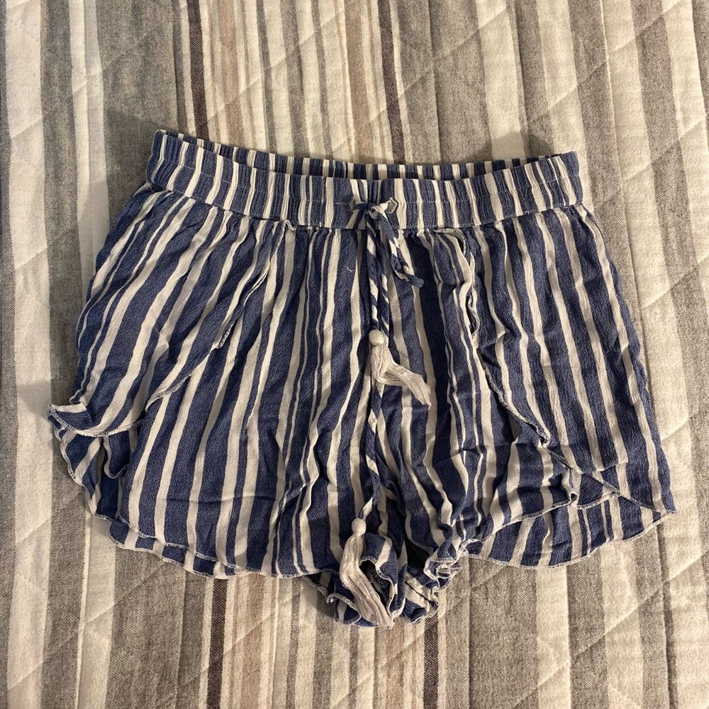 Women’s American Eagle Flowy Striped Shorts
